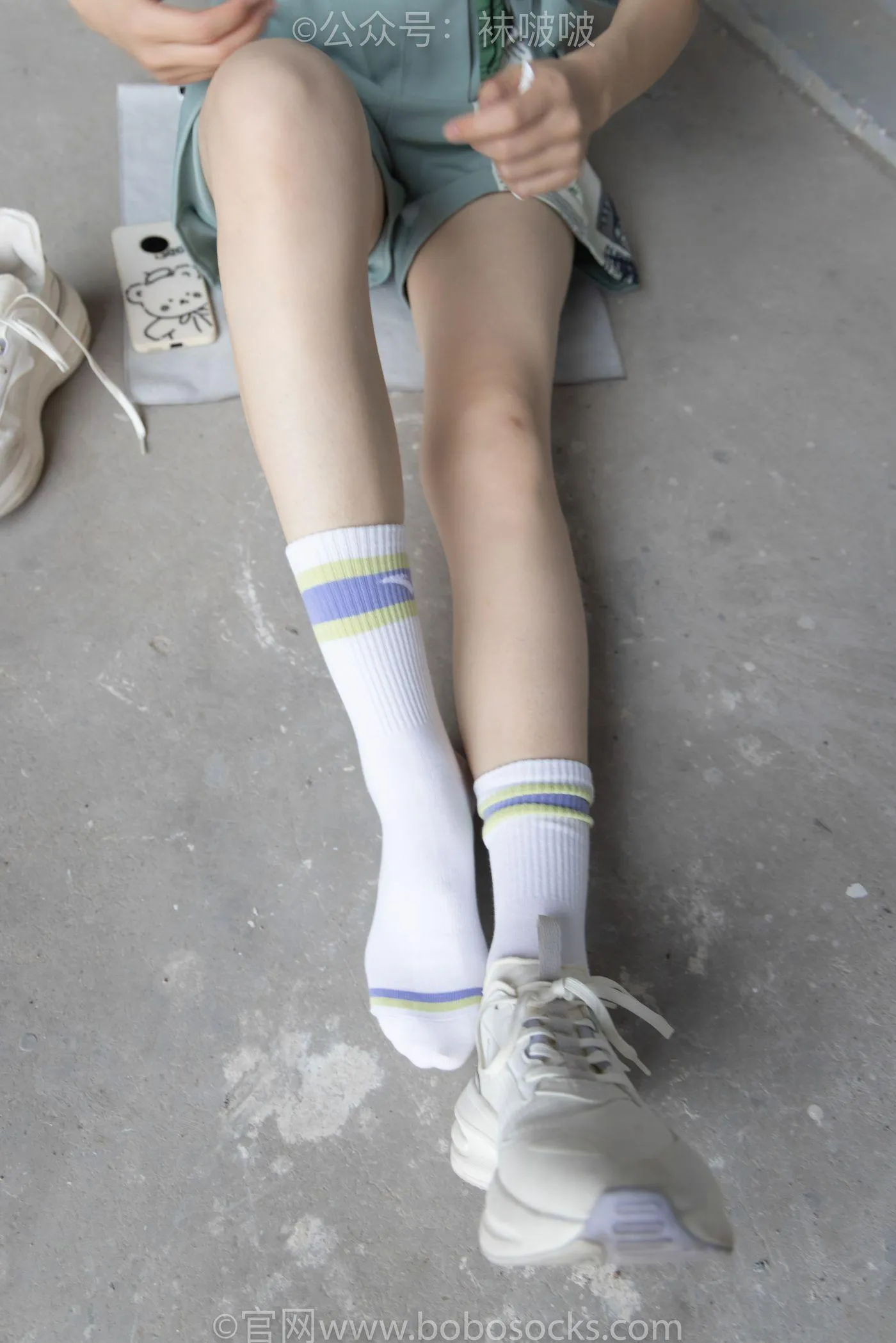 [BoBoSocks袜啵啵]NO.025 熊熊-安踏运动鞋、白色棉袜（踩脏）、裸足 [146P]插图1